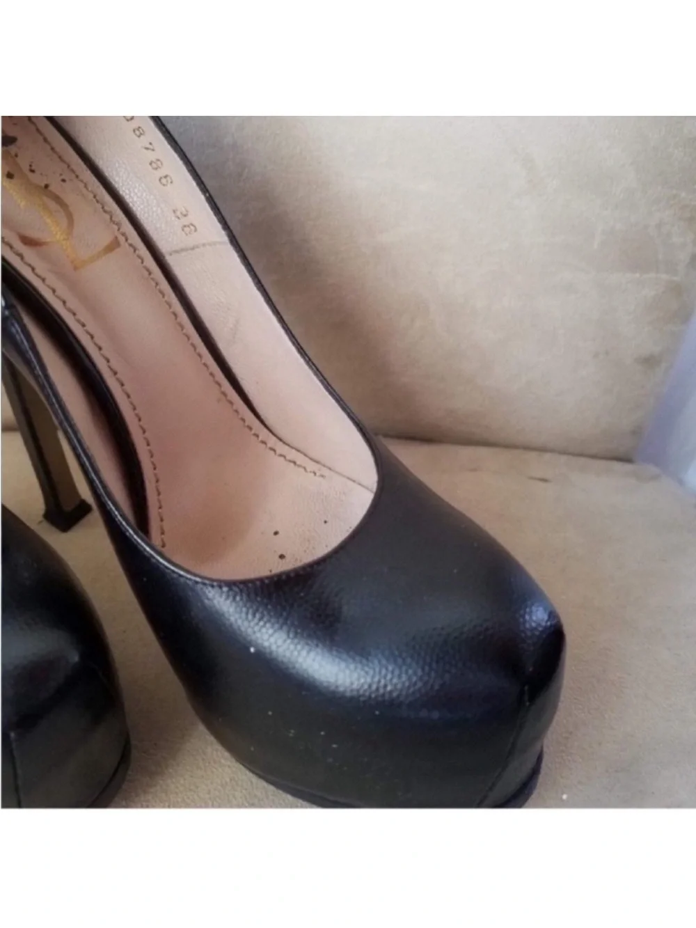 Yves Saint Laurent Black Leather Round-Toe Pumps - Picture 5 of 9